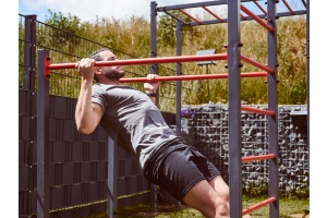 Muskelaufbau unter freiem Himmel mit unseren Outdoor Fitnessgeräten